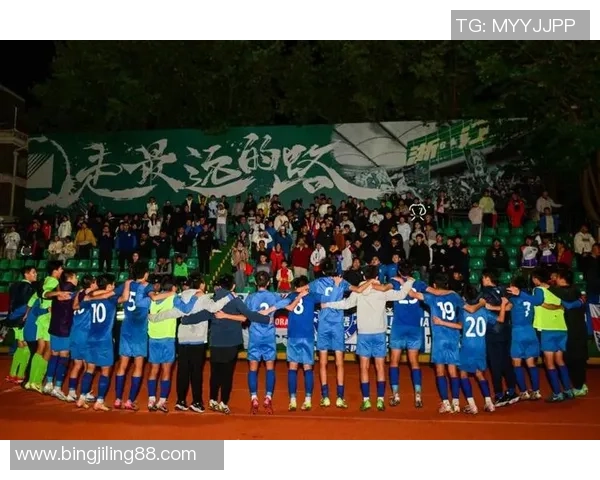 杭州足球队在世界锦标赛中的团队协作表现分析与点评 杭州足球队在世界锦标赛中的团队协作表现分析与点评